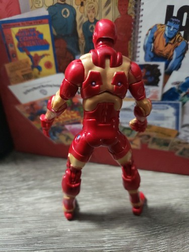Figura de acción Hasbro Marvel Universe Modular Armor Iron Man 3,75’” serie 3 #004 - Imagen 4 de 4