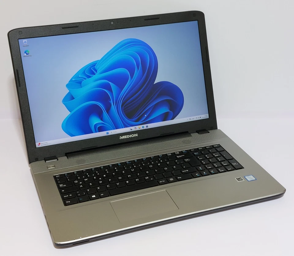 Medion Akoya E7424 17,3 Zoll FHD Core i3 7th Gen 12GB RAM 128 + 1500 GB Win11 - Bild 2 von 4