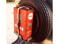 Öldosenhalter für 8 Zoll Ersatzrad im Beins...