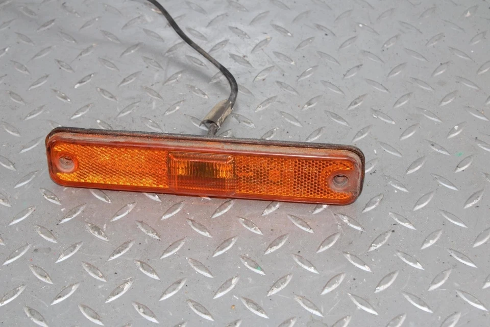 03-09 Hummer H2 Front Orange Quarter Panel LH OR RH Side Marker Light Lamp OEM - Image 4 of 4