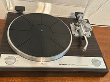 Yamaha YP-D71 Turntable Bundled with Stanton 881S Calibration Kit
