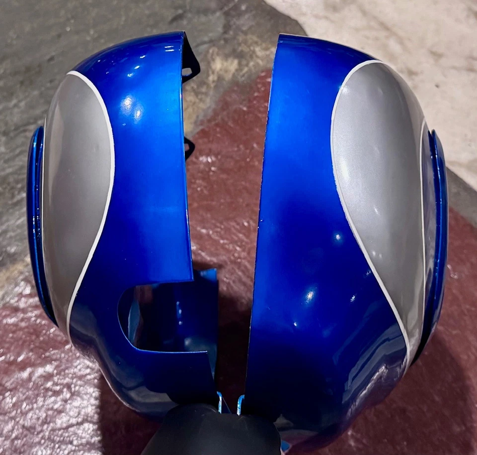 BENELLI / MOTOBI 125 & 200 SPRITE 250 BARRACUDA CUBIERTA LATERAL / JUEGO DE CAJA DE HERRAMIENTAS Foto 3 de 4