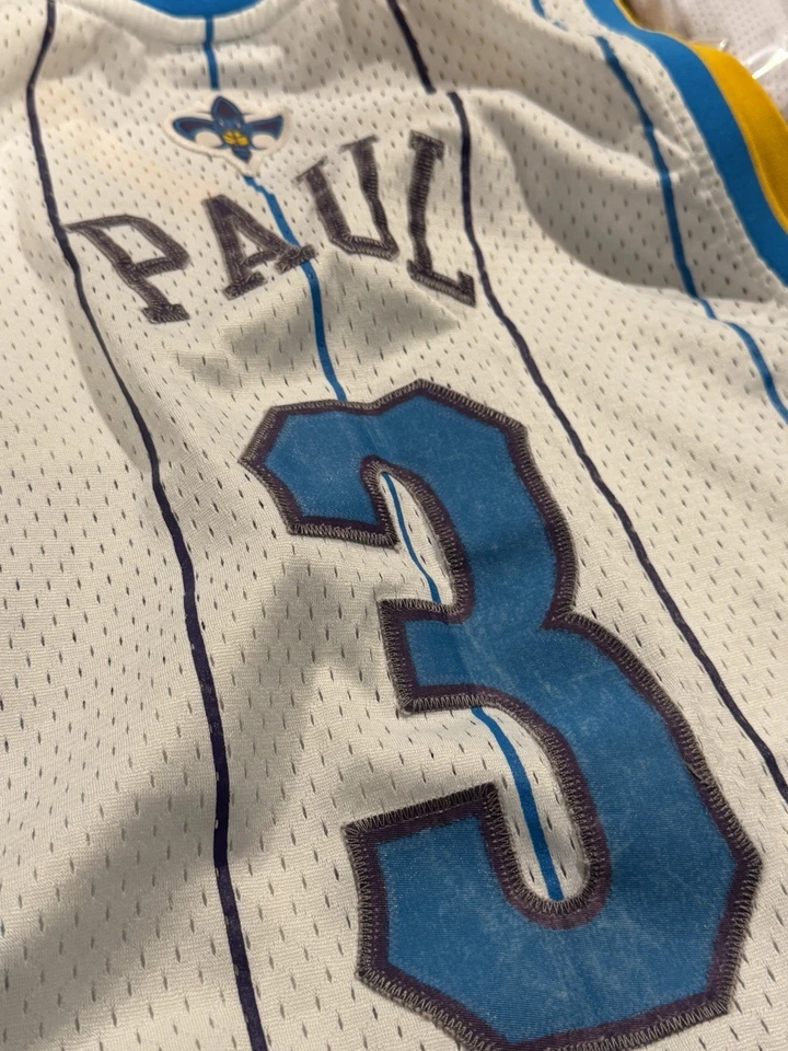 Chris Paul New Orleans Hornets Vintage Adidas NBA Jersey Size Medium M NBA - Image 4 of 4
