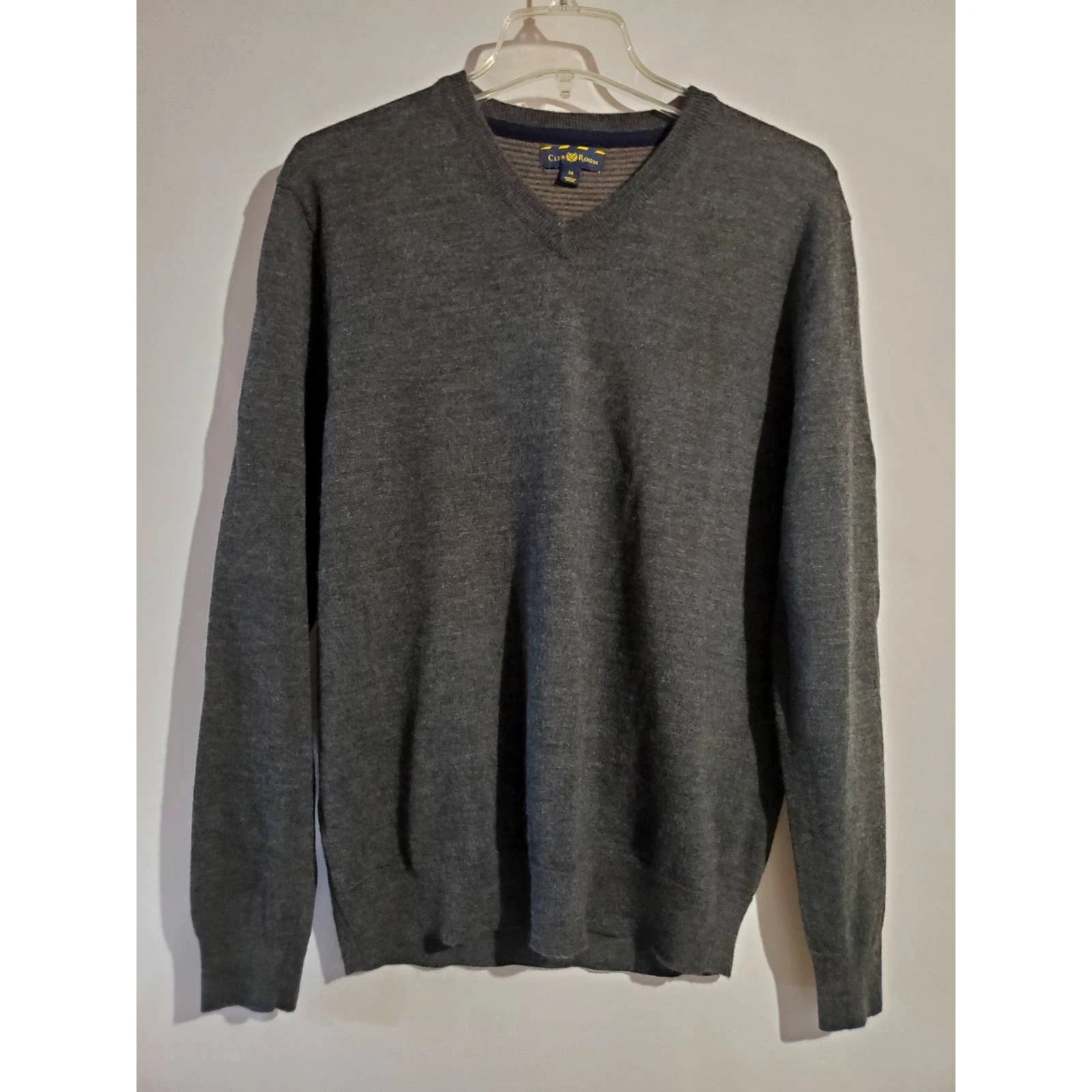 Club Room Men's M Merino Wool Blend V-Neck Preppy Collegiate Gray Sweater