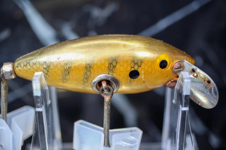 Señuelo True Temper Velocidad Lisiada Shad ESCAMAS AMARILLAS PERCA Pesca Lesionada Foto 2 de 4