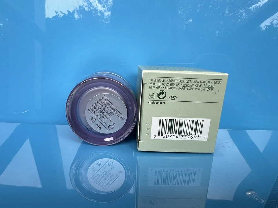 Crema de ojos correctora de arrugas Clinique Repairwear Laser Focus - 15 ml / 0,5 oz  Foto 3 de 4