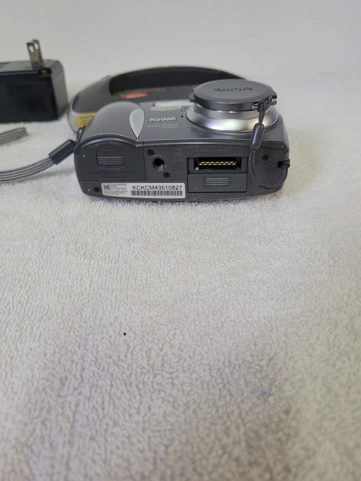 Kodak EasyShare DX4530 Digital Camera Tested Works with Docking Station  - Image 3 of 4