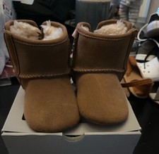 UGG Jesse Bow II Boots Camel Toddler size 2/3.