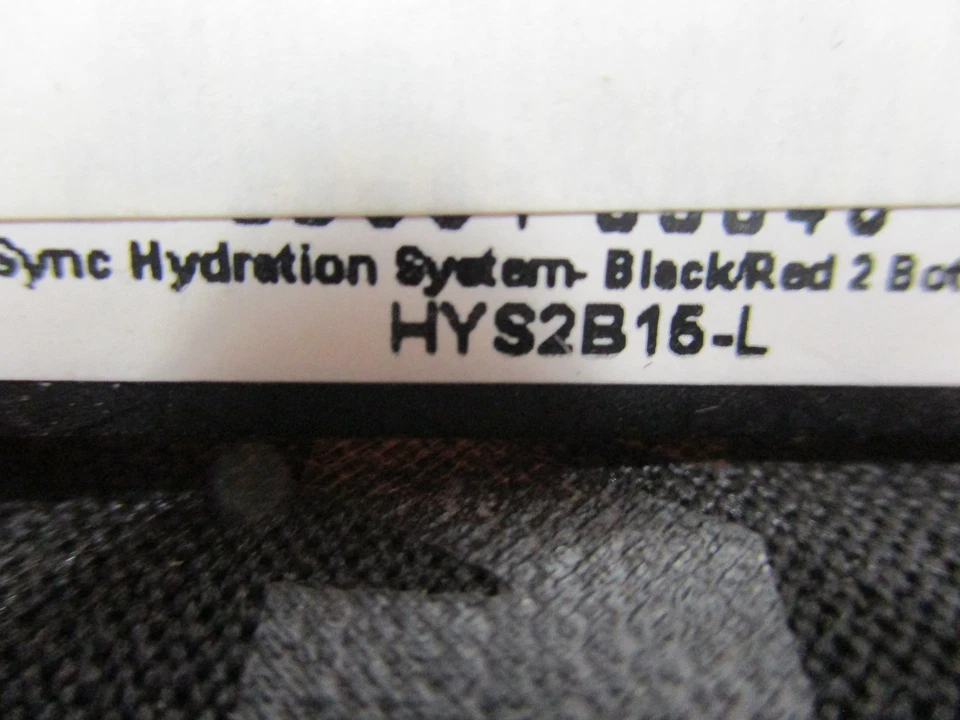 NEW PROFILE DESIGN SYNC HYDRATION SYSTEM BELT W/ 2 8oz BOTTLES - RED - LARGE - Image 4 of 4