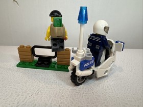 LEGO City #60041 POLICE CROOK PURSUIT MOTORCYCLE