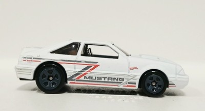 Hot Wheels Ford Mustang '92 | Set Ford Mustang 2022