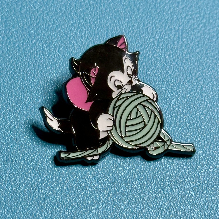 PP174276    LFLY - Figaro - Disney Cats with Yarn Balls - Mystery - Hot Topic