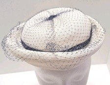 Vintage 1960S Valerie Modes Cream Navy Trim Brim Hat Netting 7" Inner Adjustable