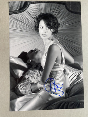 BERENICE BEJO ''The Artist''  In-person  signed  Foto 20x30 Autogramm