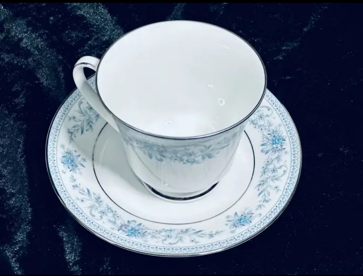 Beautiful Noritake Blue Hill Dinnerware Set Of 12 Settings Beautiful Noritake Blue Hill Dinnerware Set Of 12 Settings