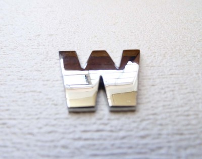 BUCHSTABE MIT VOLLMETALL SILBER 3D SELBSTKLEBEND AUTO ABZEICHEN HEIM EMBLEM AUFKLEBER