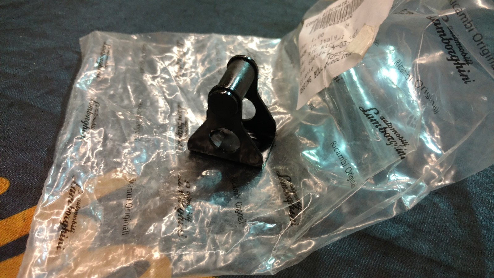 LAMBORGHINI MURCIELAGO LP640 HOOD LATCH STRIKER OEM 410823186