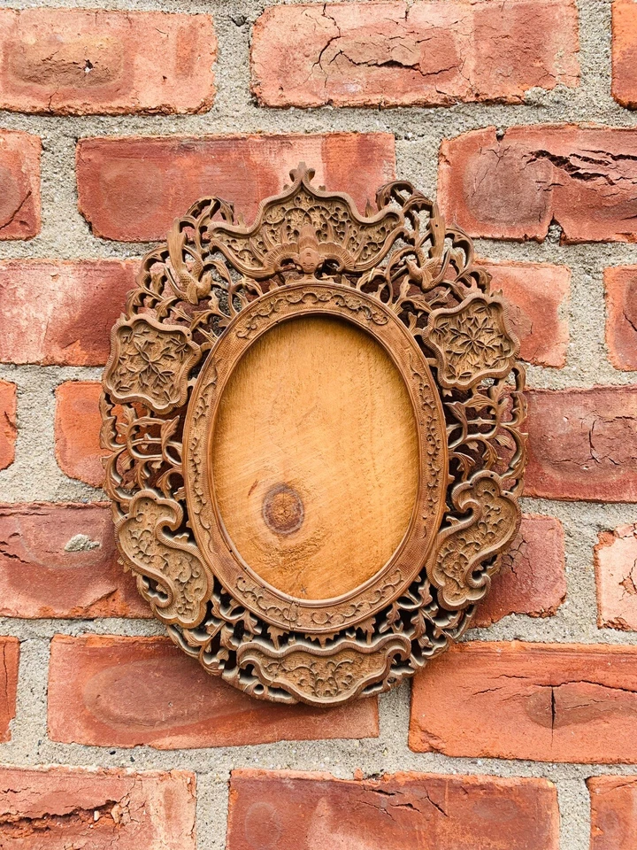 Marco de fotos comercial de China de la década de 1860 con talla de murciélago de Golden State Clipper Ship Foto 3 de 4