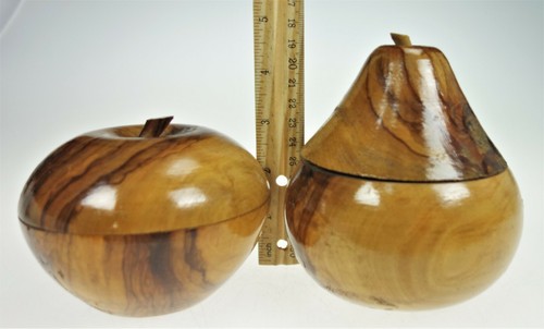 2 Carved Olive Wood Fruit Apple Pear Trinket Storage Stash Bowls - Picture 5 of 5