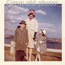 OLD PHOTO Beautiful Pretty young stylish mom w/kids 1960s Color Snapshot