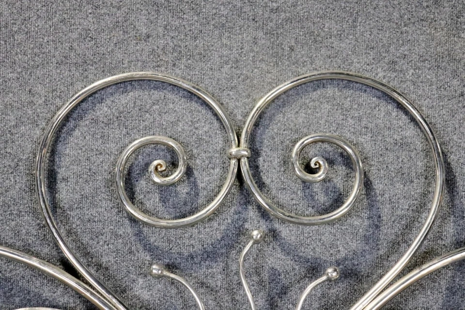 Cabecero estilo Luis XV hecho a medida de acero y latón tamaño king estilo visey Foto 4 de 4