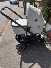 Uppababy Cruz pram with Bassinet, Accessories and extra large basket