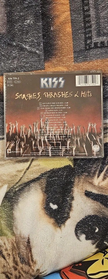 KISS CD BEST OF SMASHES THRASHES .... - Bild 2 von 2