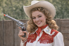 Nichols Stallion 45 Mark II Six Shooter Life Size Toy Cap Gun B8188