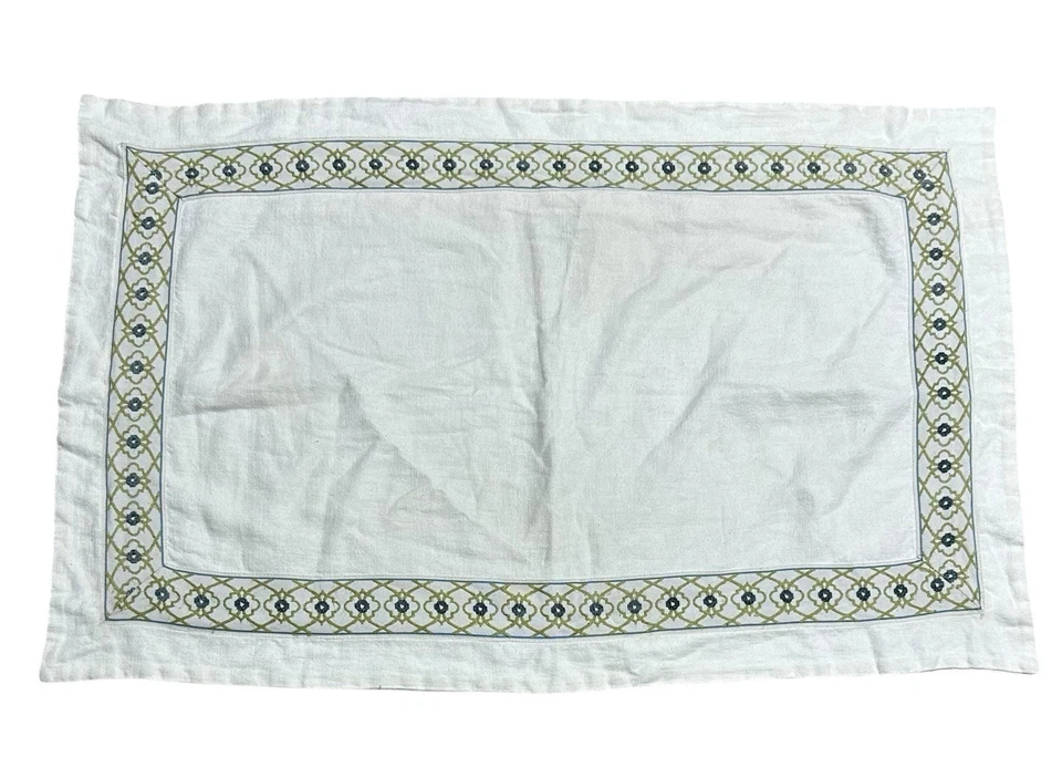 Almohada King con detalles de Pascua blanca con flor azul bordada 38x25" manchada Foto 4 de 4