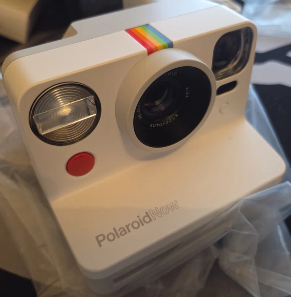 Polaroid NOW Autofocus i-Type Instant Camera - White - Image 3 of 4