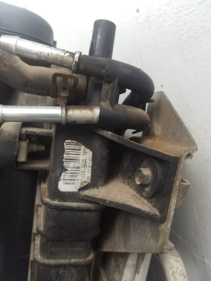 Ventilador enfriador condensador radiador Grand Marquis/Corwn Vic Victoria 2002 #9286 P3 Foto 3 de 4