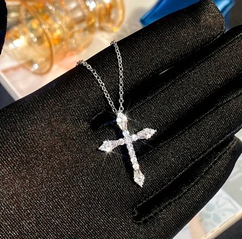 Elegante Cadena Cruzada con Brillantes Circonitas - Imagen 6 de 7