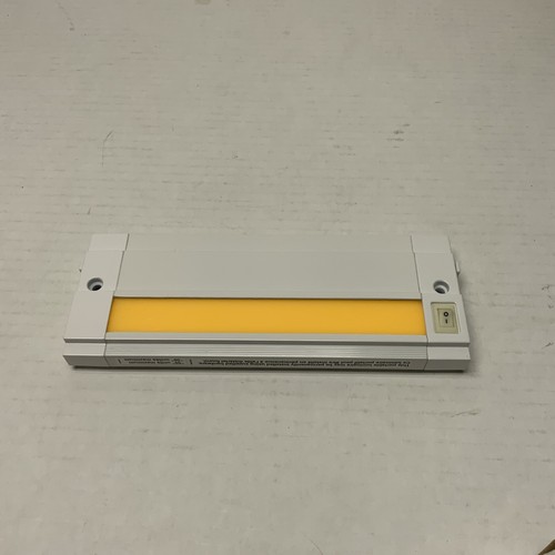 Tech Lighting 7'' Under Cabinet Lighting UL Led DW 7'' 30K 700UCF0893W-LED - Picture 1 of 3