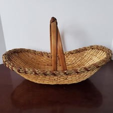 Vtg Large Bamboo Woven Brown Handled Gathering Basket Decor Oval Cradle Shaped