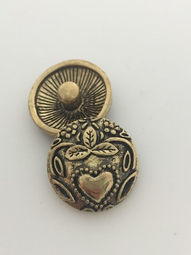 20MM Antique Gold Folk Art Heart Snap - Picture 2 of 2