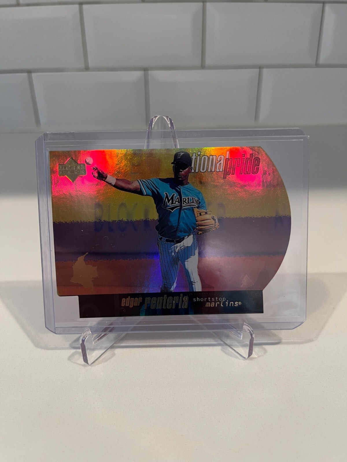 1997 Upper Deck Edgar Renteria National Pride Die-Cut #NP3 Colombia