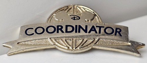 Walt Disney Coordinator Rare Cast Member Gold Tone Uniform Collectible Pin Vtg - Picture 9 of 9