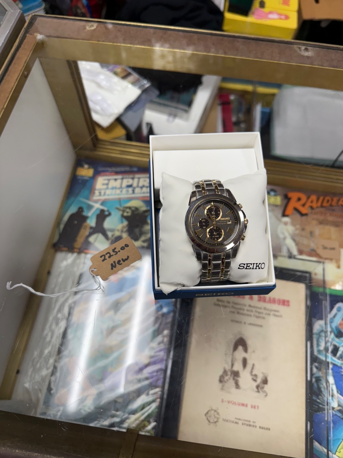 Box Solar SSC194 in Grand two-toned Le Watch chronograph Sport Mens Seiko - VintageWatches.PK Box Solar SSC194 in Grand two-toned Le Watch chronograph Sport Mens Seiko - vintagewatches.pk