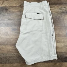 Bylt Shorts Mens XL Beige Kinetic Golf Driving Range Commute Premium Basics READ