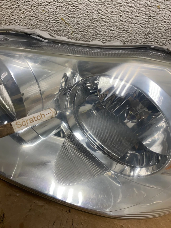 Faro lateral izquierdo Toyota Corolla 2005-2008 OEM V5130 DW Foto 4 de 4