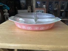 Vintage Pyrex Pink Daisy 1.5 qt Oval Divided Casserole Dish & Lid (Chip On Lid)