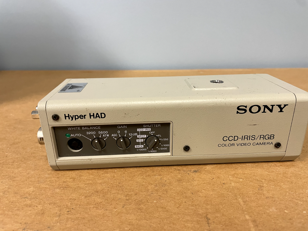 【SONY】CCD-IRIS/RGB 高性能CCD カメラ SONY CCD-IRIS/RGB - Color Video Camera Untested For Parts or