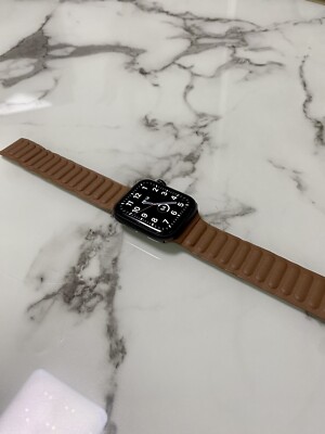 Apple Watch Series 6 44mm Space Grau Aluminiumgehäuse mit OVP und Braunes Leder
