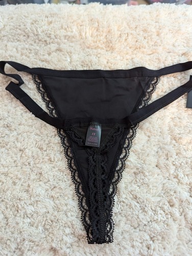 Frederick's of Hollywood Women's Size 1X Black Panties Thong - Picture 8 of 8