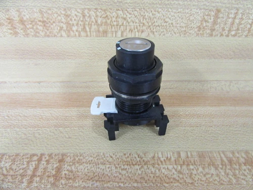Cutler Hammer/Eaton E22KB53A Key Switch W/O Key