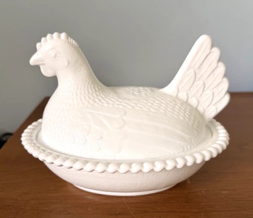 Milk Glass Hen on Nest 7" with Beaded Rim! Vintage 70s Indiana Glass Hen on Nest
