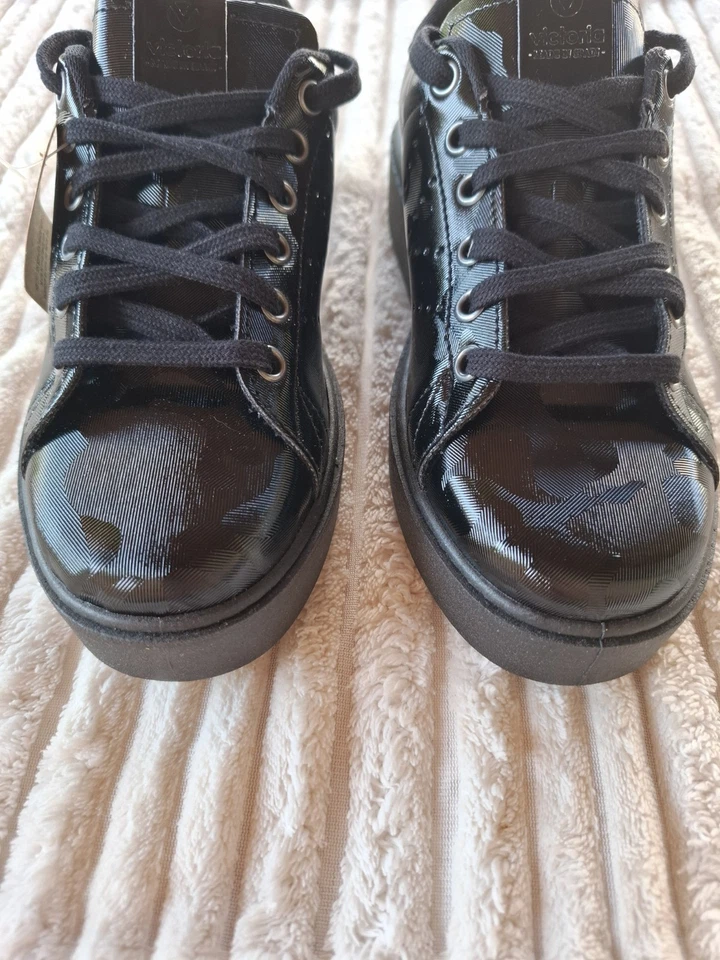 Baskets Victoria noires camouflage vernies T37 neuves avec boîte - Photo 4/4