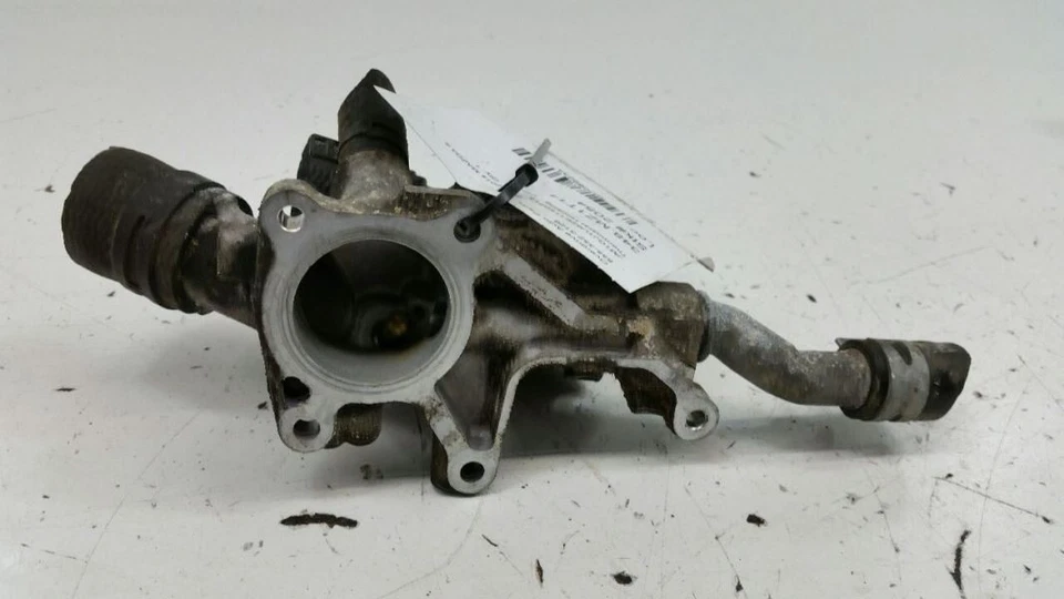 Soporte de montaje de carcasa termostato Mazda 6 2012 2013 2014 OEM Foto 3 de 4