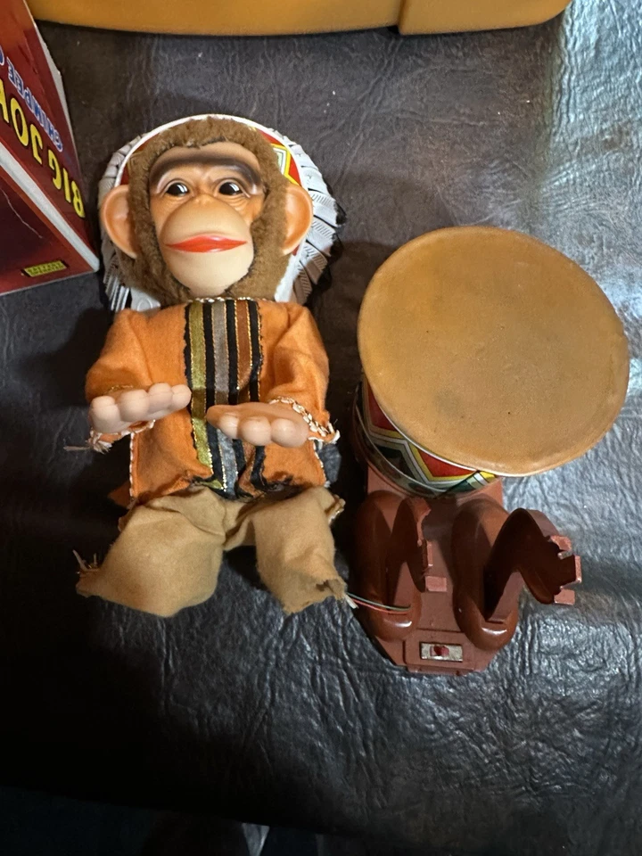 Tambores de colección Big John The Chimpee Chief mono como están necesita reparación Foto 3 de 4