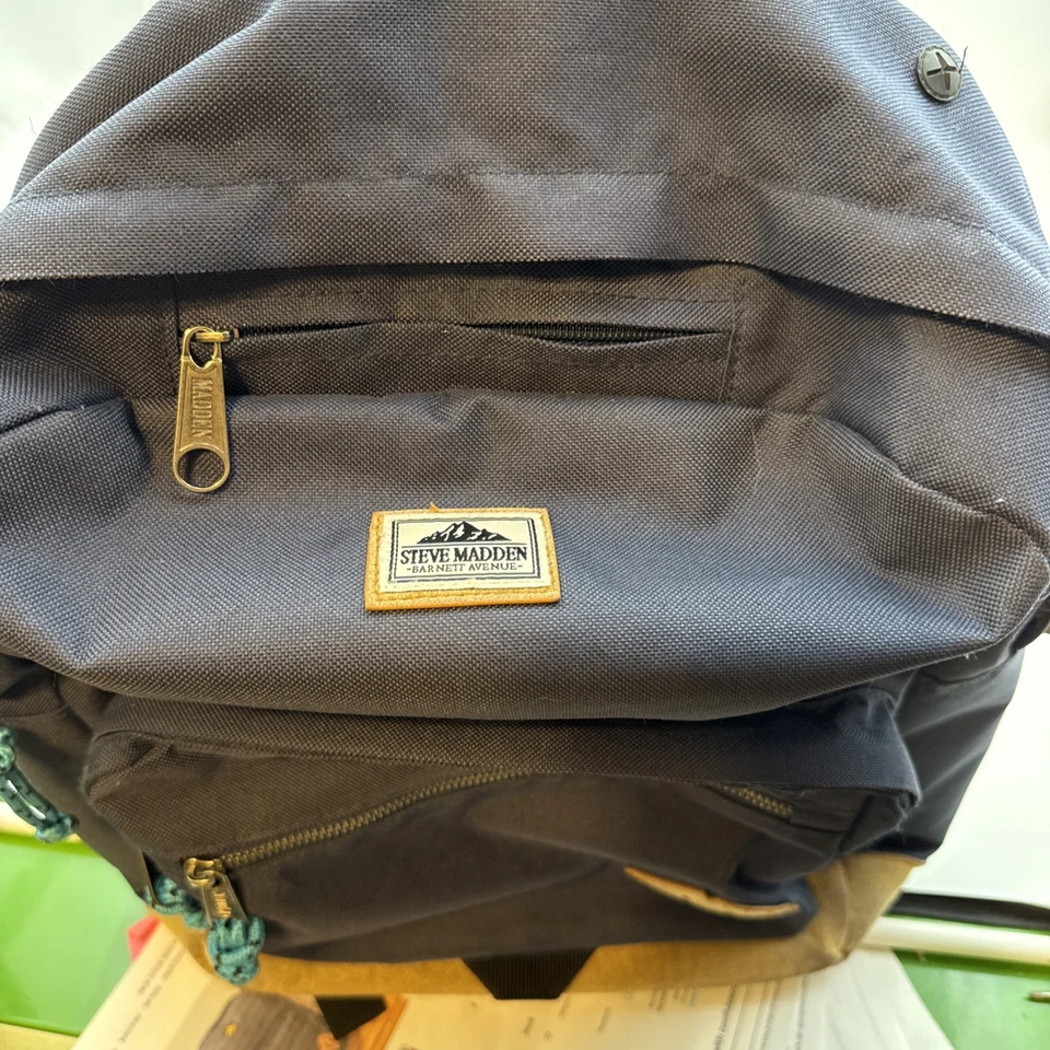 Steve Madden 纯色尼龙经典背包男式均码海军蓝棕褐色条纹 — 第 4/4 张图片